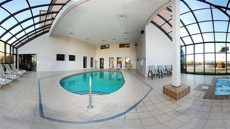 Hotel Comfort Suites Airport