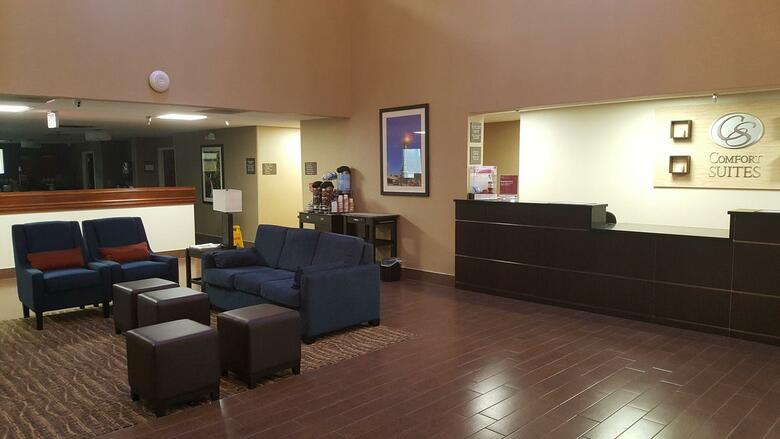 Hotel Comfort Suites Airport