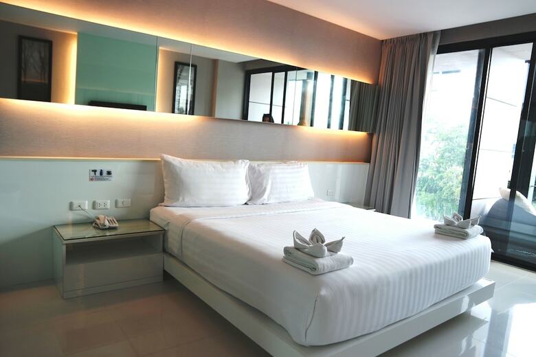 Hotel Serenotel Pattaya Beach Front
