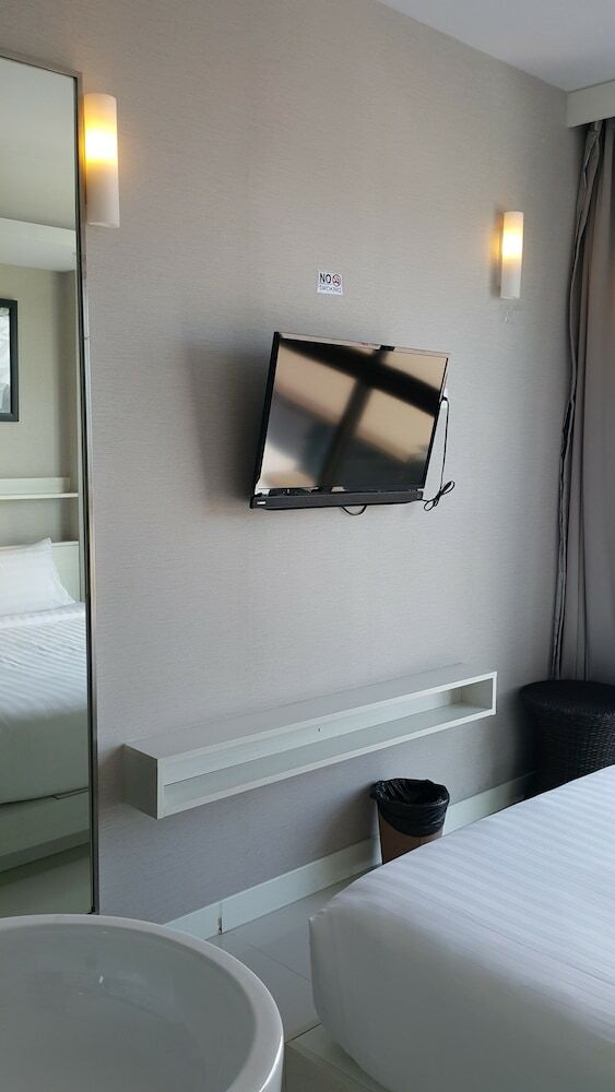 Hotel Serenotel Pattaya Beach Front