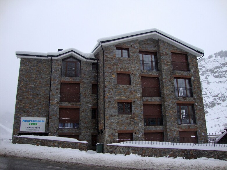 Apartamentos La Pleta 3000