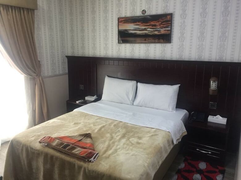 Ana Palace Hotel