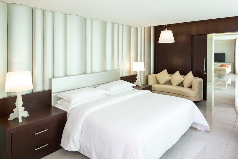Hotel Four Points By Sheraton Sharjah