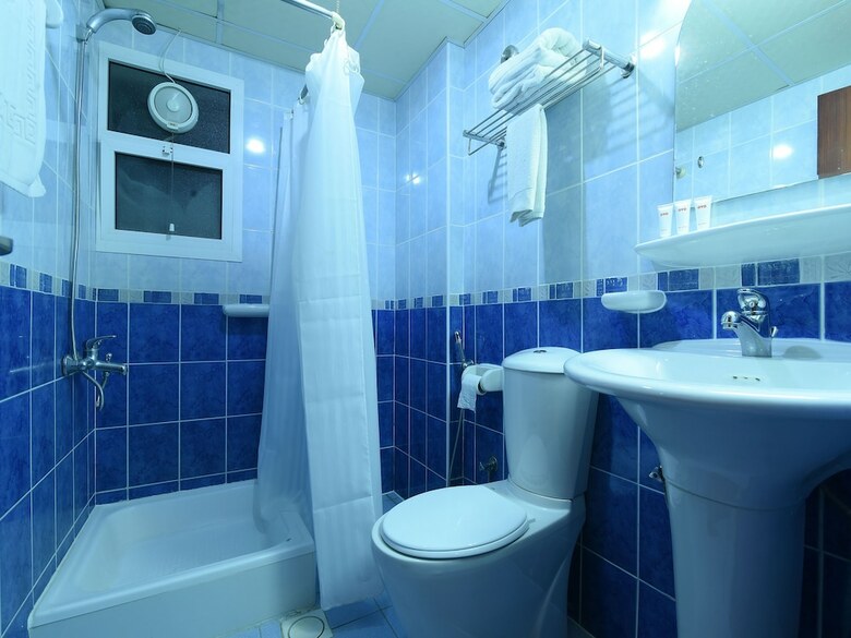 Hotel Oyo 274 California Suites