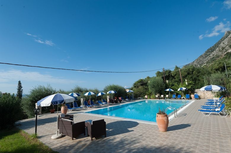 Aparthotel Crystal Blue Apartments
