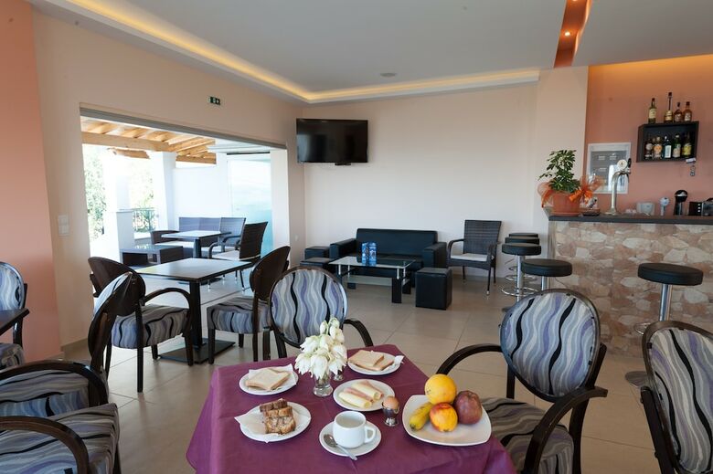 Aparthotel Crystal Blue Apartments