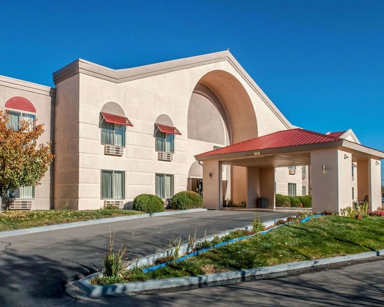 Hotel Quality Inn & Suites