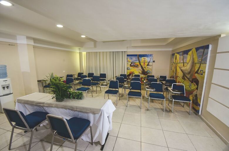 Jangadeiro Hotel E Conven��es