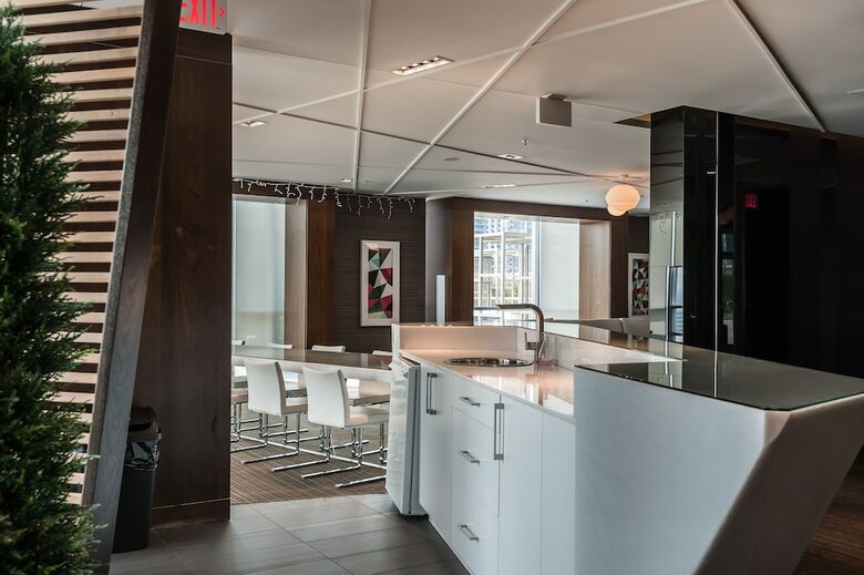 Life Suites - Front And Spadina