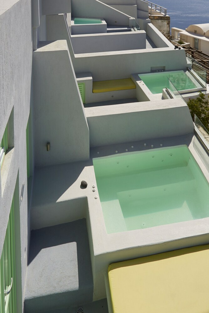Hotel Caldera Edge Suites