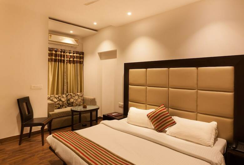 Hotel Oyo Rooms 074 Cyber City