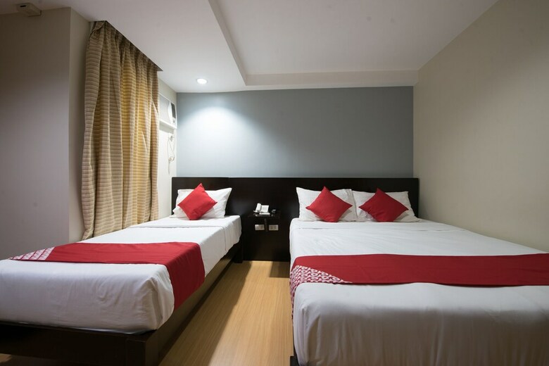Oyo 456 Festive Hotel
