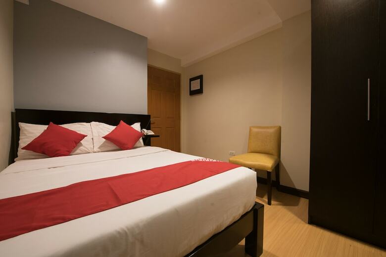 Oyo 456 Festive Hotel