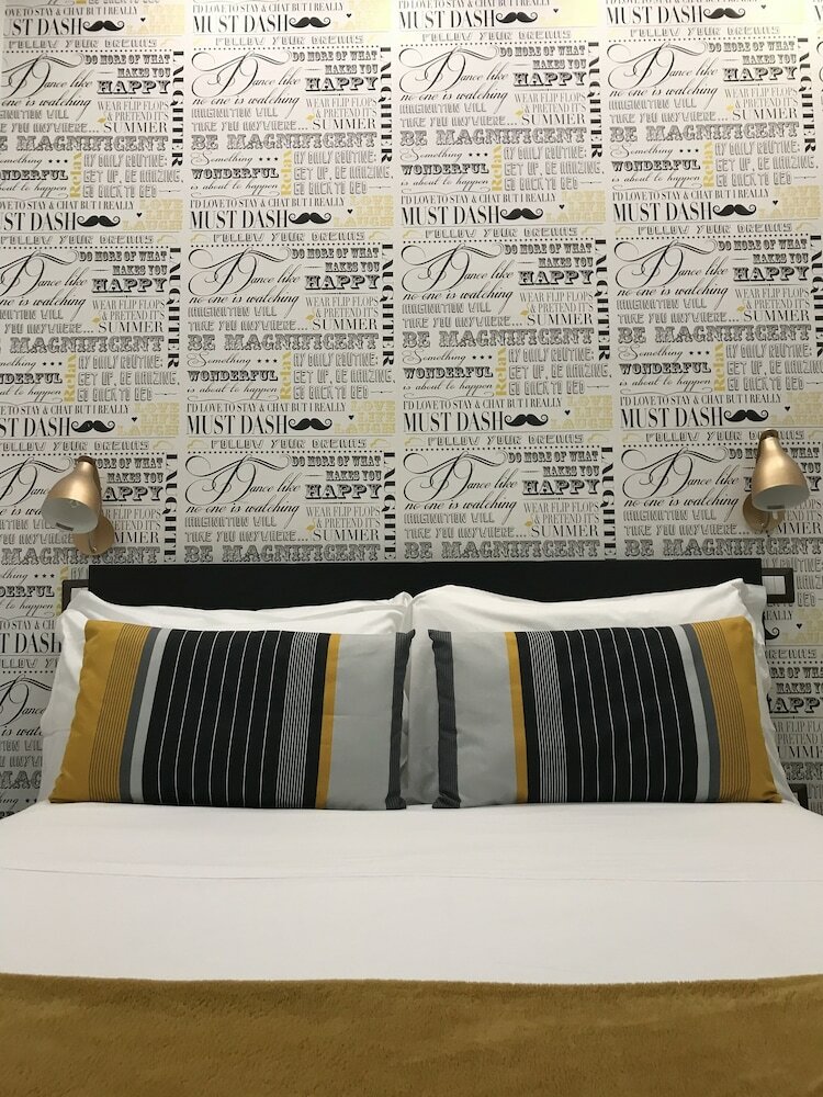 Hotel C'est La Vie Suites