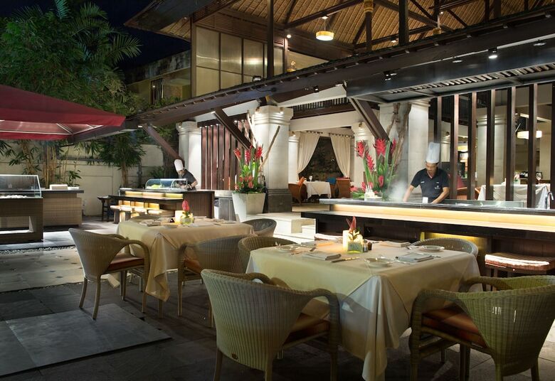 Hotel Puri Santrian