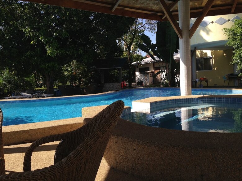 Hotel Lapu Lapu Cottages And Restaurant