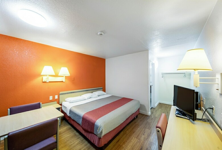 Motel 6 Greenville, Tx