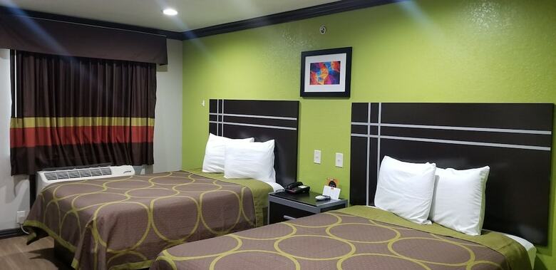 Hotel Woodland Inn
