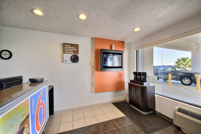 Motel 6 Laredo, Tx - North I-35