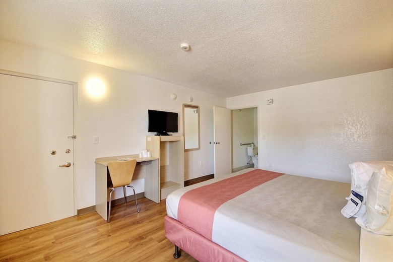 Motel 6 Laredo, Tx - North I-35