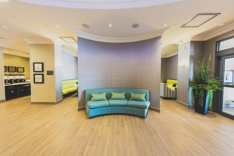 Hotel Hampton Inn & Suites By Hilton Bolton, On, Canada