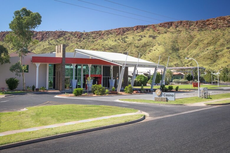 Hotel Crowne Plaza Alice Springs Lasseters