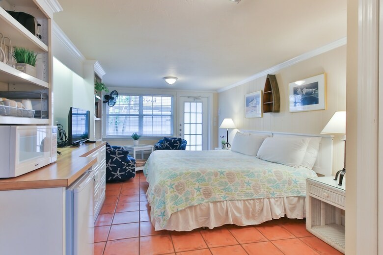 Tortuga Inn Beach Resort