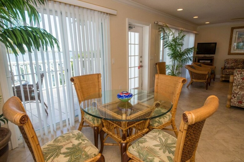Tortuga Inn Beach Resort