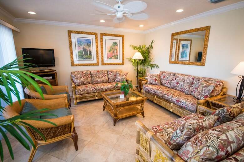 Tortuga Inn Beach Resort