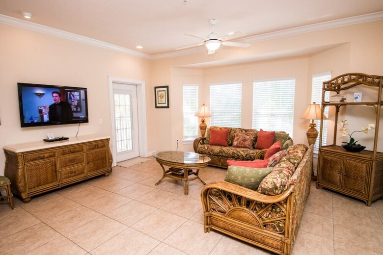 Tortuga Inn Beach Resort