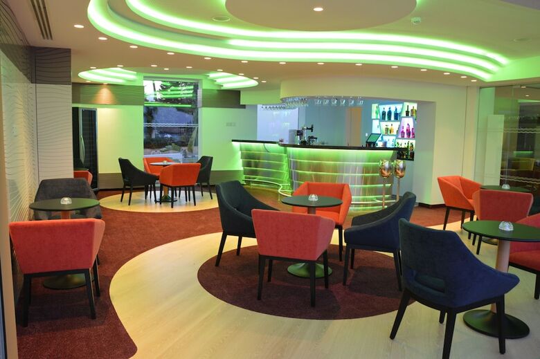 Vassos Nissi Plage Hotel