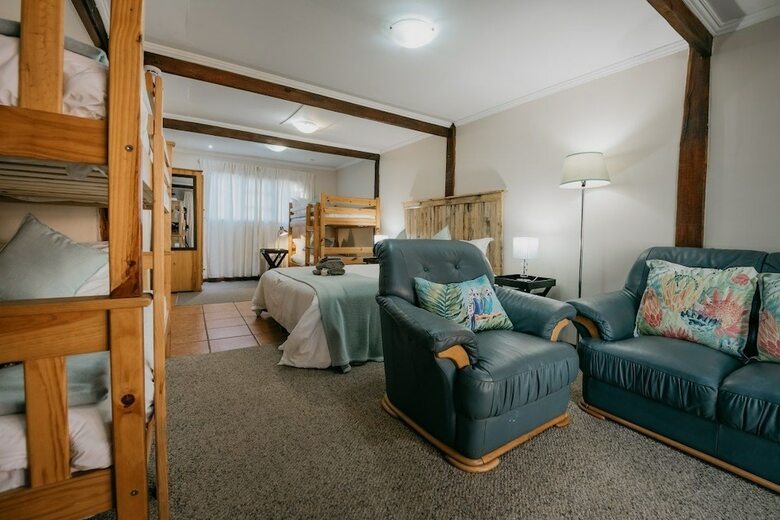 Hotel The Village Lodge