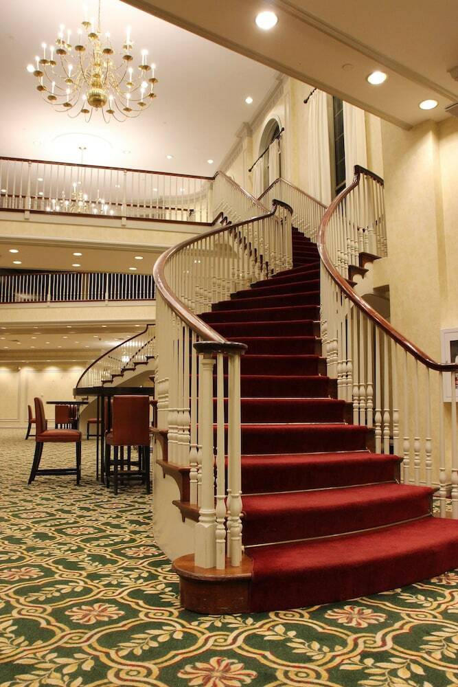 Radisson Hotel And Suites Chelmsford / Lowell