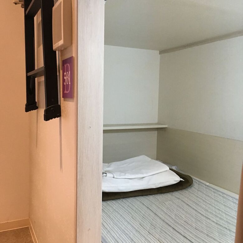 1 Night 1980 Hostel Tokyo