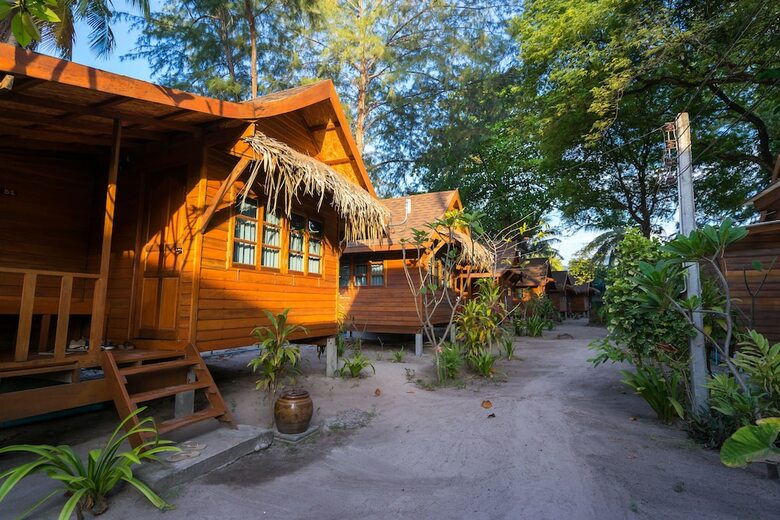 Hotel Lipe Beach Resort