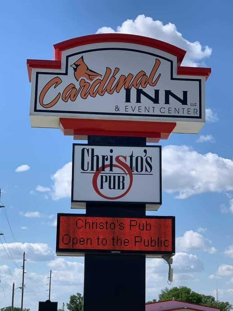 Hotel Cardinal Inn & Event Center