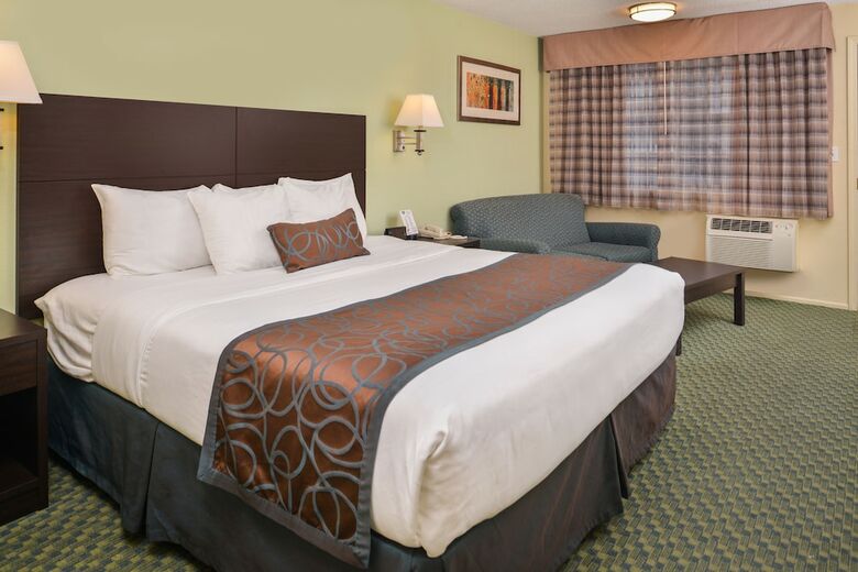 Motel University Inn & Suites