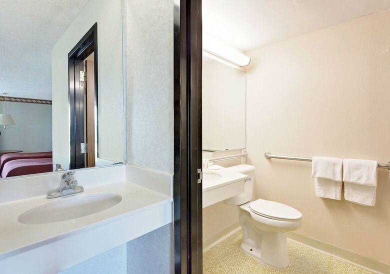 Hotel Howard Johnson By Wyndham Lexington