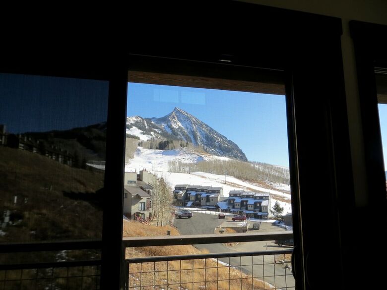 Crested Mountain North By Cb Lodging
