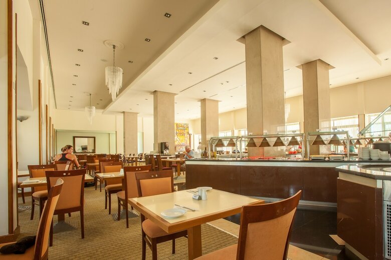 Crown Resorts Horizon Hotel