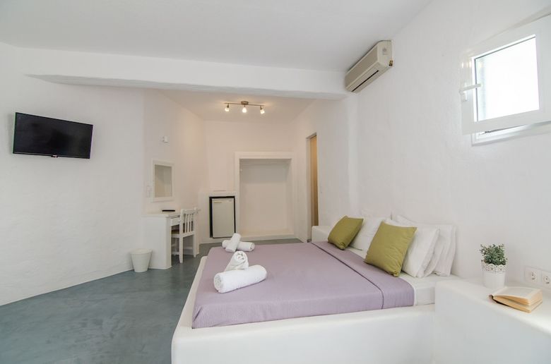 George & Irene Hotel