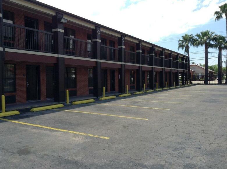 Hotel Laredo Executive Inn