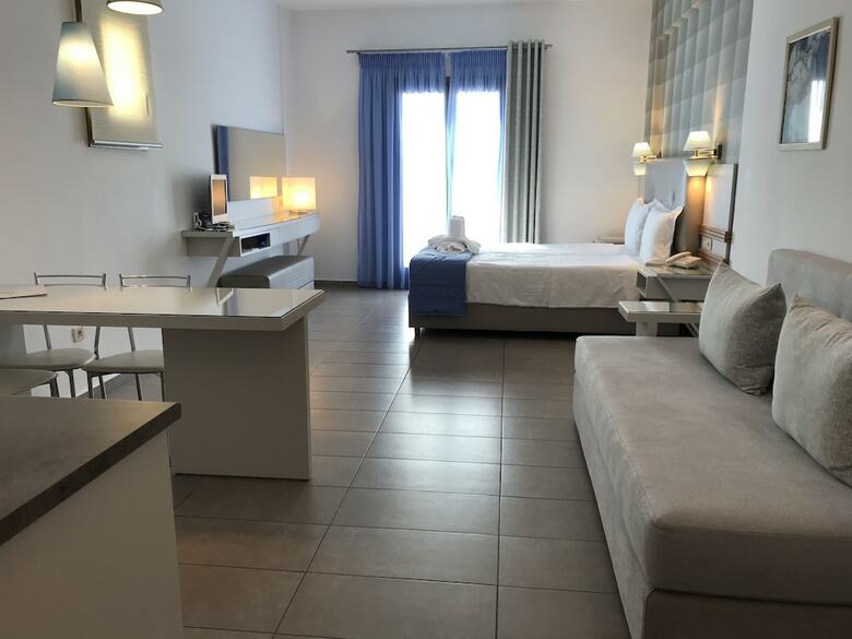 Aparthotel Lithos By Spyros & Flora