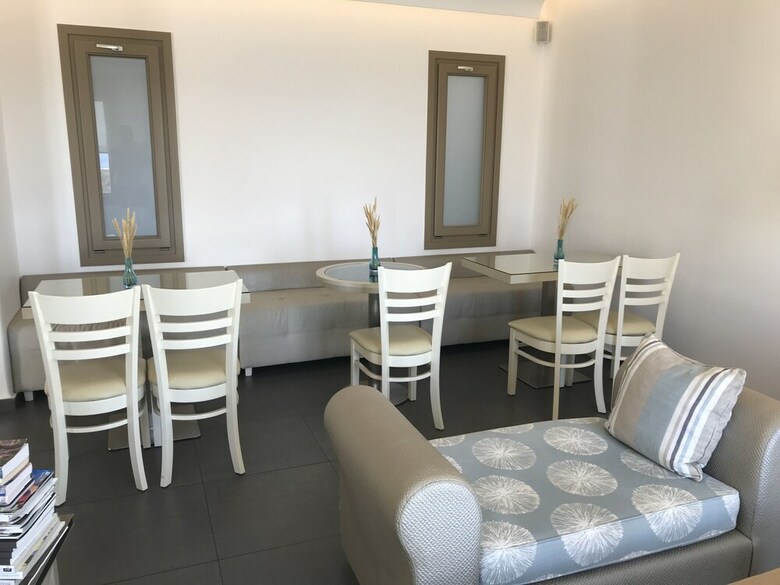 Aparthotel Lithos By Spyros & Flora
