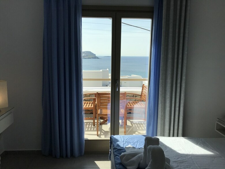 Aparthotel Lithos By Spyros & Flora