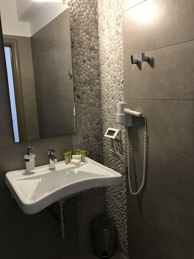 Aparthotel Lithos By Spyros & Flora