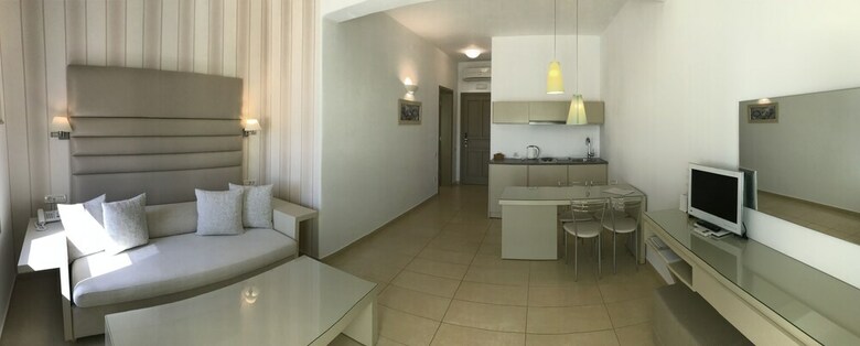 Aparthotel Lithos By Spyros & Flora