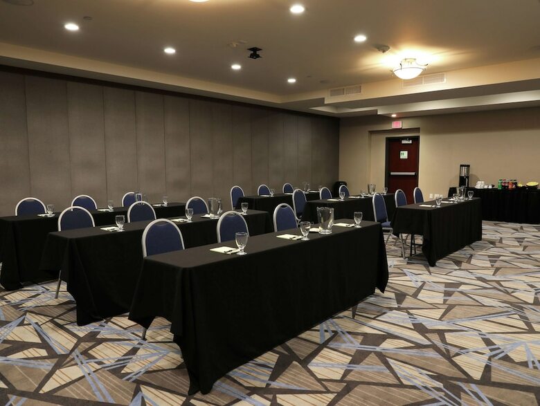 Hotel Doubletree By Hilton Omaha Southwest