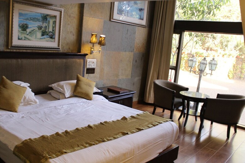 Ravine Hotel