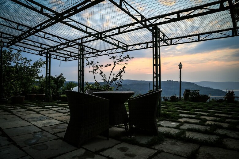 Ravine Hotel